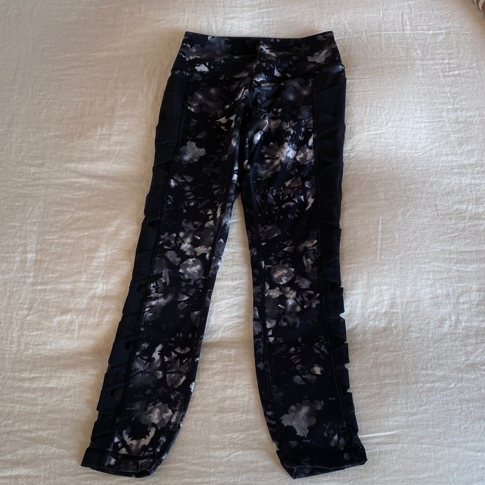 lululemon athletica Black and Gray Patterned Leggings
